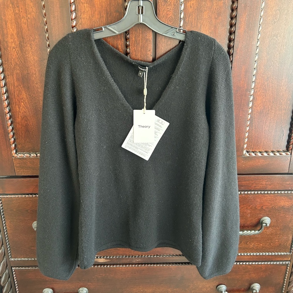 Theory Black 100% Cashmere V-Neck Sweater Long Sleeve Bell Sleeve Size M